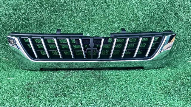 Grelha do radiador Mitsubishi L 200 3 K60, K70