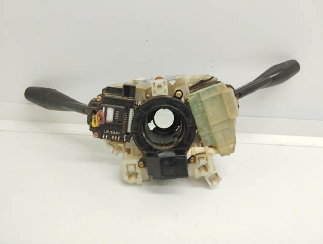 Comutador instalado na coluna da direção, montado Mitsubishi Pajero 3