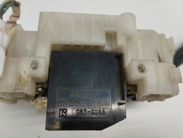 Comutador instalado na coluna da direção, montado Mitsubishi Pajero 3