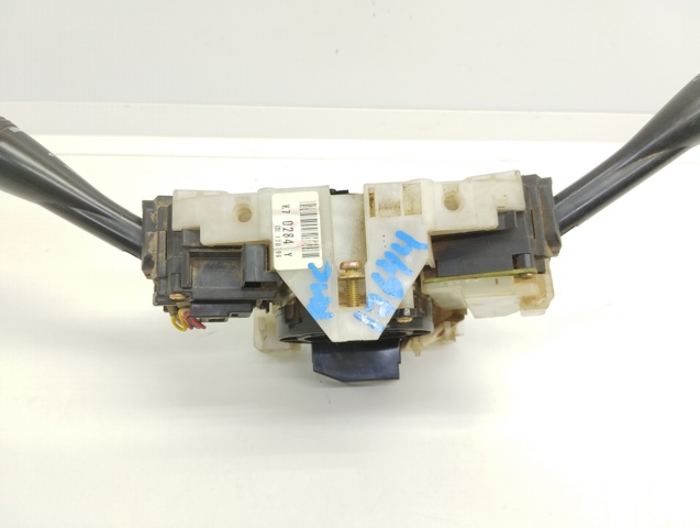 Comutador instalado na coluna da direção, montado Mitsubishi Pajero 3