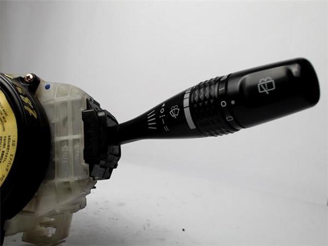 Comutador instalado na coluna da direção, montado Mitsubishi Pajero 3