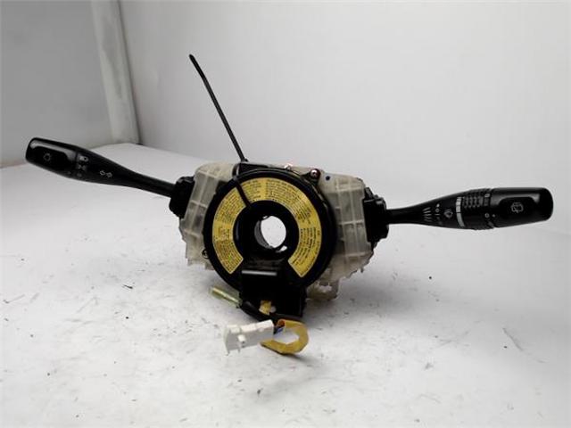 Comutador instalado na coluna da direção, montado Mitsubishi Pajero 3