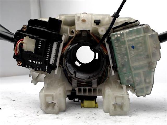 Comutador instalado na coluna da direção, montado Mitsubishi Pajero 3