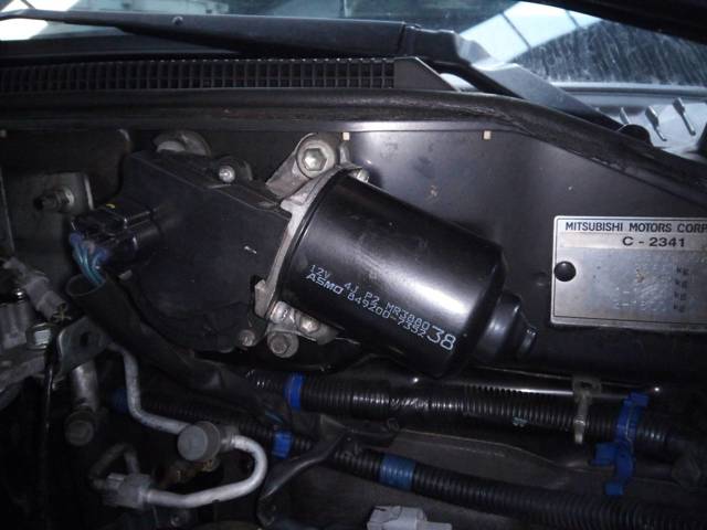 Motor Limpo Dianteiro para Mitsubishi Montero III 2.5 TDI 4D56T MR388038