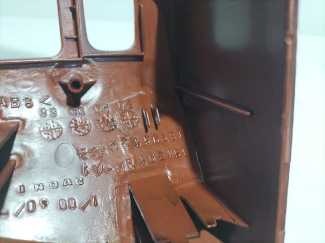 MR456381 MITSUBISHI Решетка вентиляции салона на "торпедо" левая купить в Киев