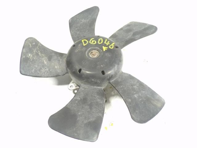 Ventilador (roda de aletas) do radiador de esfriamento direito MR464708 Mitsubishi