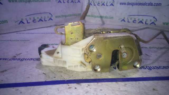 Fecho da porta dianteira esquerda Mitsubishi Pajero V90