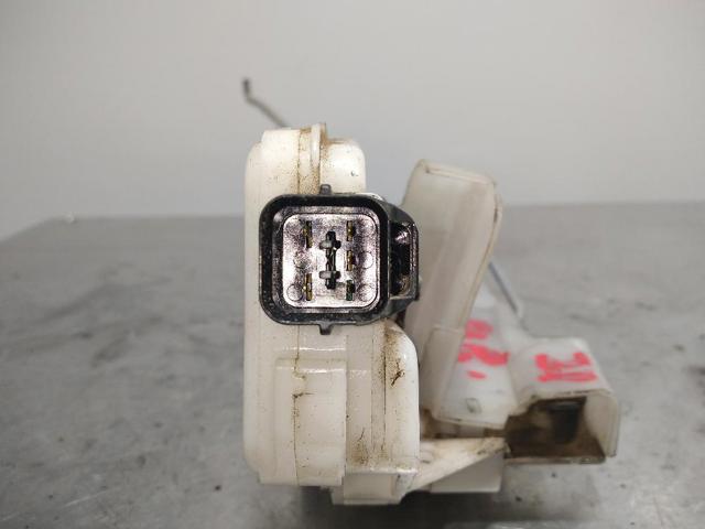 Fecho da porta dianteira esquerda Mitsubishi Pajero V90