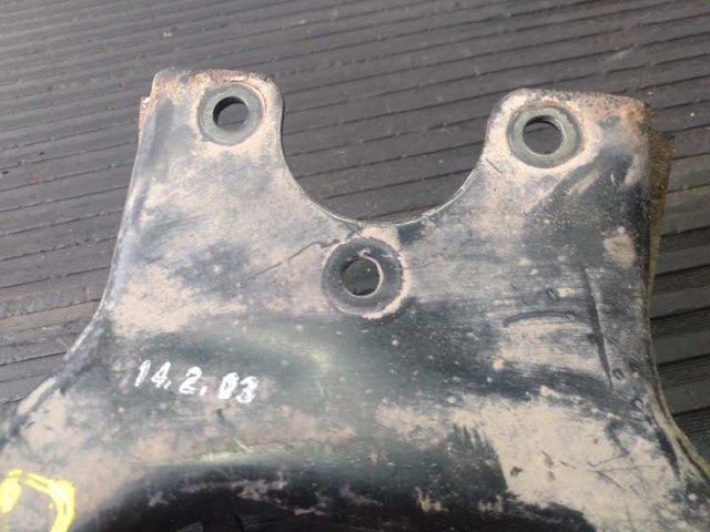 MR519398 MITSUBISHI Сайлентблок переднего верхнего рычага купить в Николаев