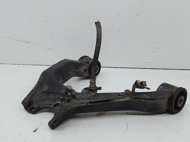MITSUBISHI MR519398 Сайлентблок переднего верхнего рычага в наличии Ирпень