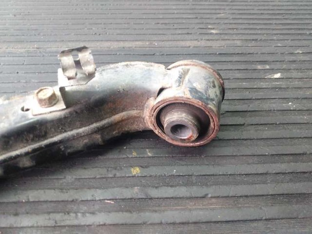 MR519398 MITSUBISHI Сайлентблок переднего верхнего рычага купить в Одесса