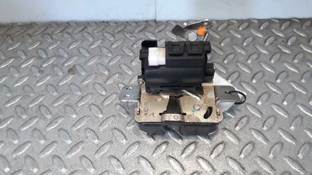 Fecho de tampa de porta-malas (de 3ª/5ª porta traseira) Mitsubishi Colt 6 Z3A