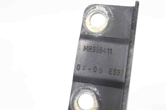 MR959411 Петля капота левая купить Винница