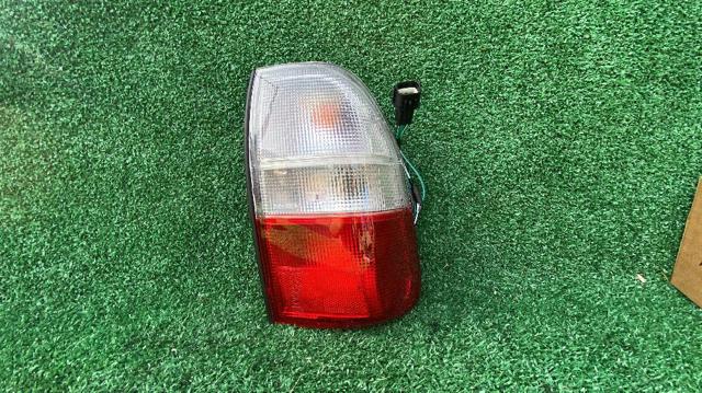 Lanterna traseira direita MR981082 MITSUBISHI
