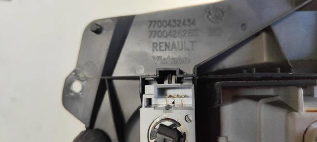 RENAULT P8200028364 Дисплей многофункциональный в наличии Ирпень