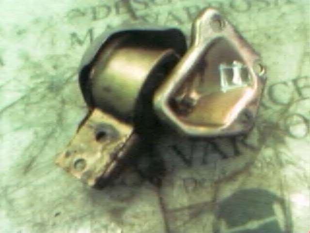 Q0003144V015000000 MERCEDES Правая подушка двигателя купить в Кривой Рог