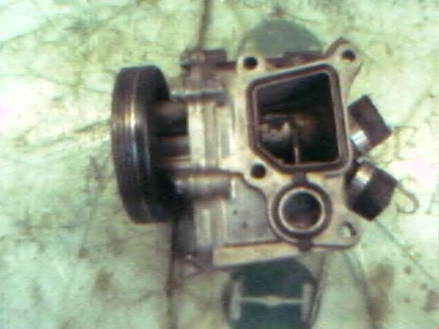 Q0004681V002000000 MERCEDES Помпа купить в Кривой Рог