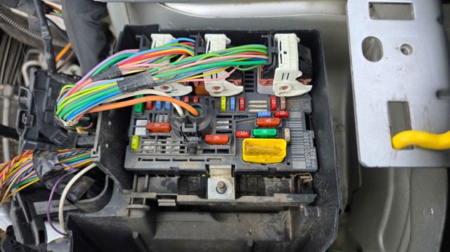 R02 PEUGEOT Блок комфорта купить в Черновцы