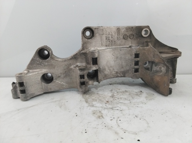 VAG R045903143C Кронштейн генератора в наличии Ужгород
