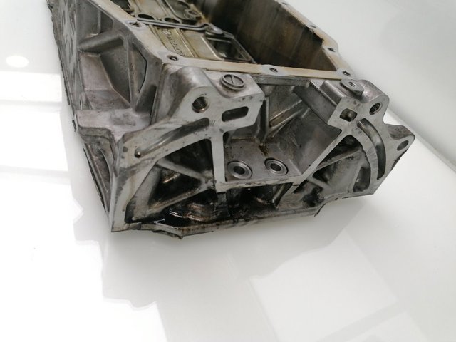 R2AA10380C MAZDA Поддон масляный картера двигателя, верхняя часть купить в Чернигов