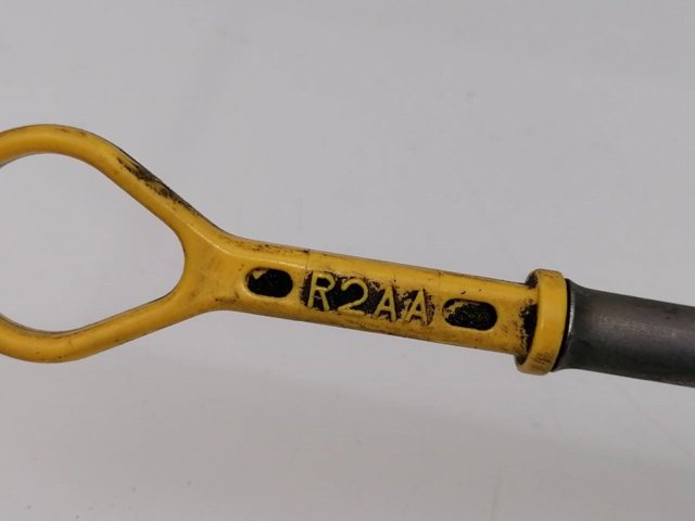 R2AA10450B Щуп (индикатор) уровня масла в двигателе купить Украина