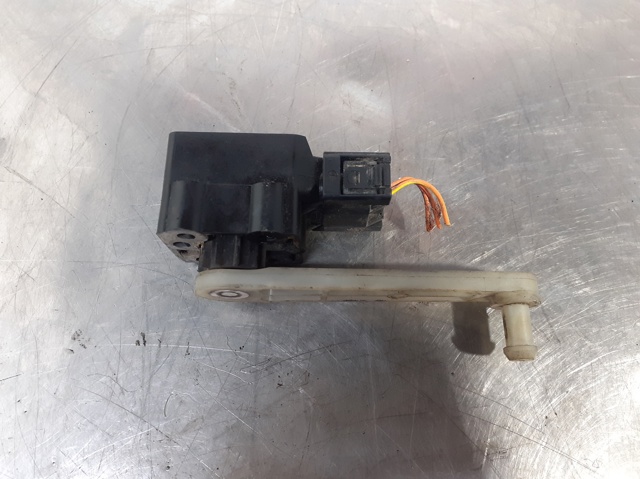 RQH500052 LAND ROVER Датчик уровня положения кузова задний левый купить в Николаев