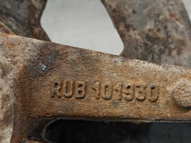 RUB101930 ROVER Цапфа передняя левая купить в Тернополь