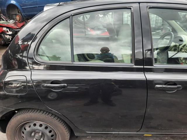 Porta traseira direita SLV82100AX130 Nissan