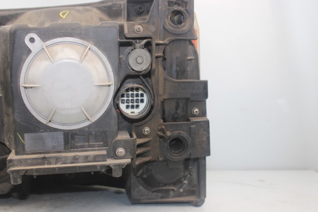 XBC001062 LAND ROVER Фара правая купить в Ирпень