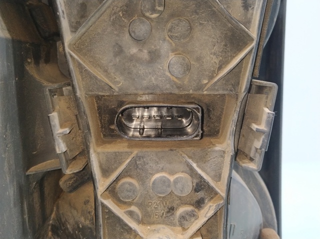 XFB500262LPO LAND ROVER Фонарь задний правый купить в Черновцы