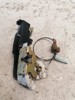 Fecho da porta dianteira esquerda XS41A21813DE FORD
