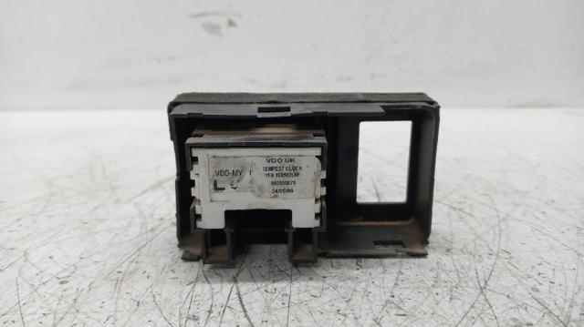 LAND ROVER YFB100500LNF Часы салонные в наличии Запорожье