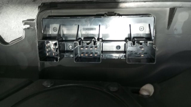 LAND ROVER YUD501570PVJ Кнопочный блок управления стеклоподъемником передний левый в наличии Запорожье