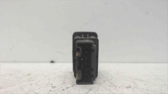 LAND ROVER YUF101770 в наличии Ровно