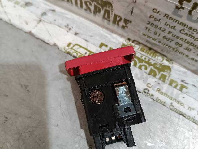 YUG102220 LAND ROVER Кнопка аварийки купить в Хмельницкий