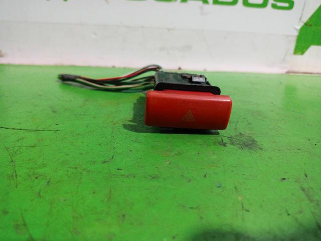 YUG102220 LAND ROVER Кнопка включения аварийного сигнала купить в Ирпень