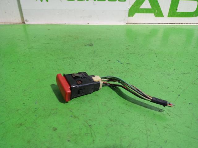 LAND ROVER YUG102220 Кнопка включения аварийного сигнала в наличии Винница
