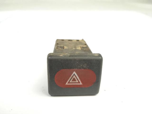 YUG102372 Land Rover