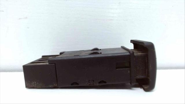 YUG102372 LAND ROVER Кнопка включения аварийного сигнала купить в Черкассы
