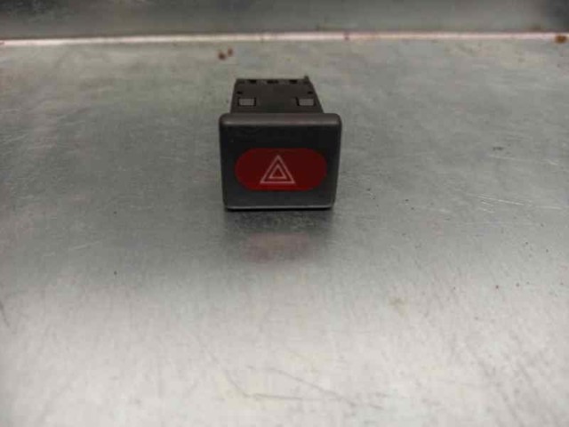 YUG102372 Land Rover