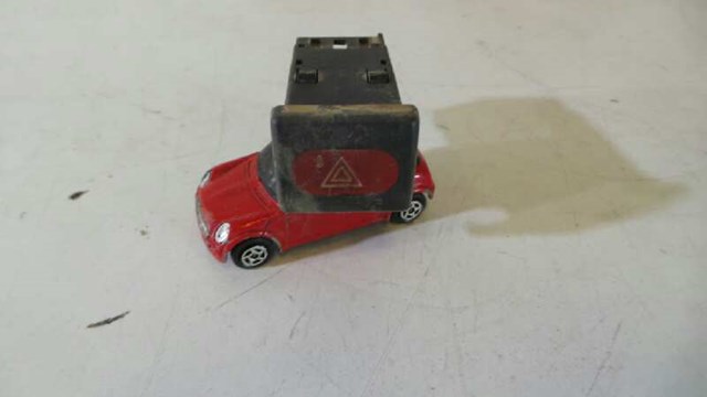 YUG102372 Land Rover