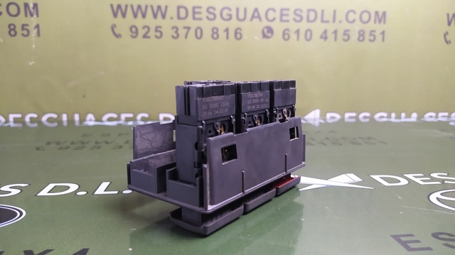 LAND ROVER YUG102372 Кнопка включения аварийного сигнала в наличии Тернополь