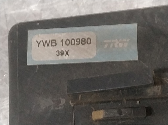 YWB100980 LAND ROVER купить в Ирпень
