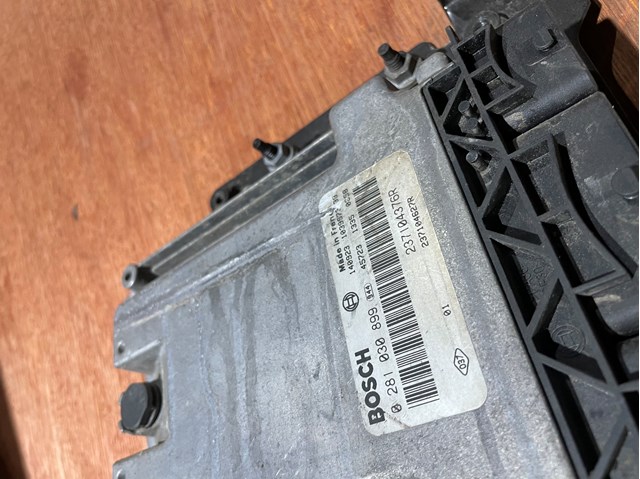 Компьютер двигателя 237104376R RENAULT
