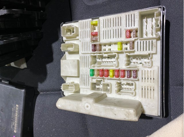Панель предохранителей 284B67653R RENAULT