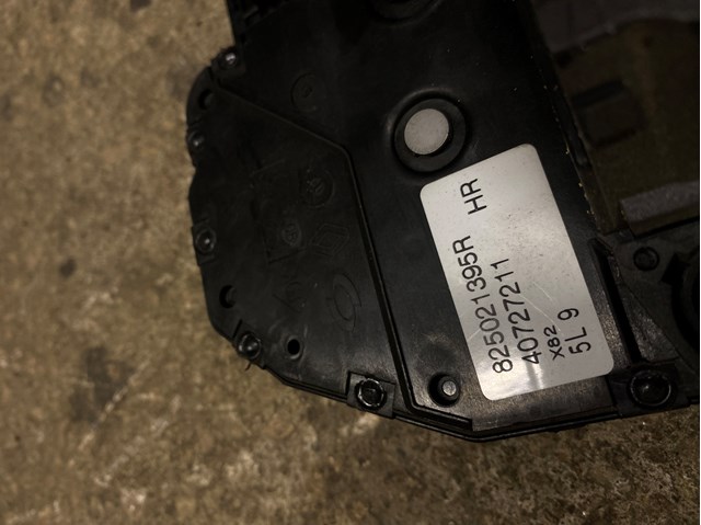 825021395R RENAULT Замок двери боковой сдвижной правой купить в Николаев