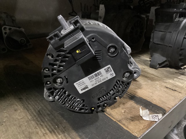 MERCEDES A0009063003 Генератор в наличии Винница