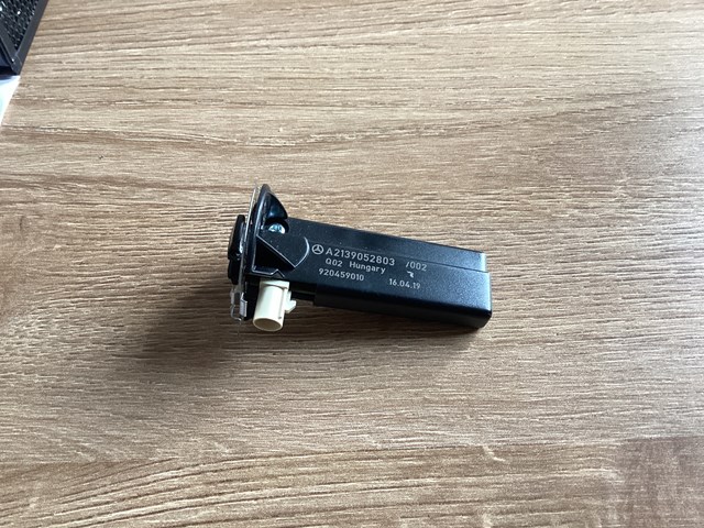 Антенна на крышу A2139052803 MERCEDES