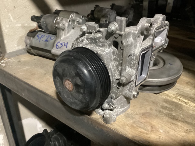 Водяной насос A6542004100 MERCEDES