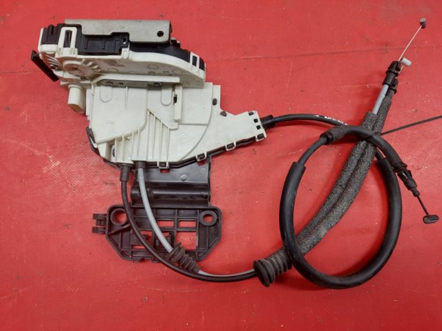 04589915AE CHRYSLER Замок двери задней левой купить в Львов